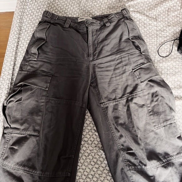 Aritzia Cargo pants - Picture 1 of 2